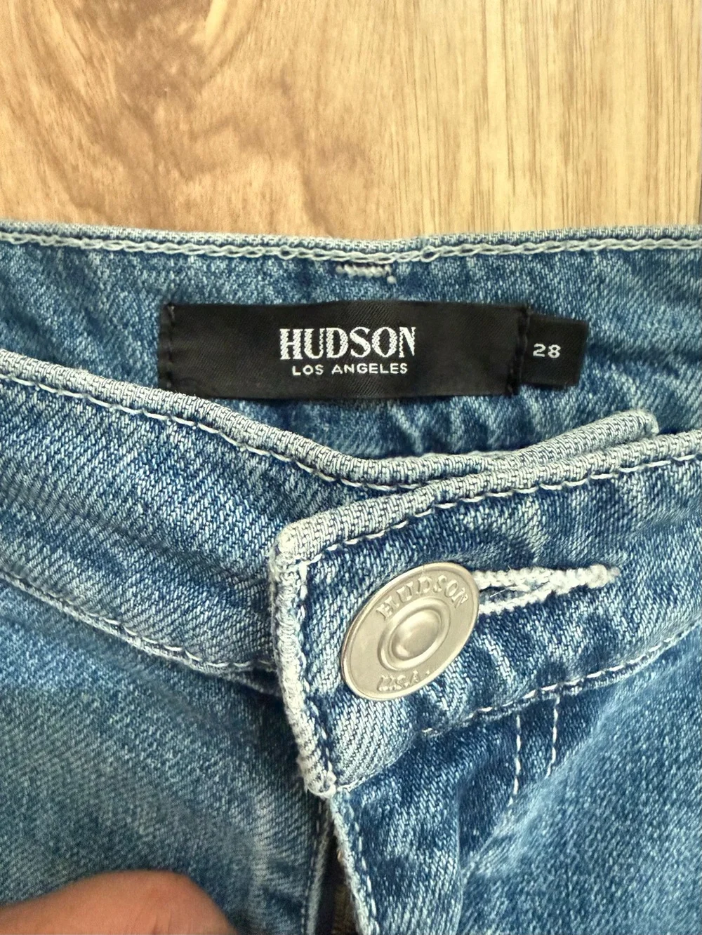 HUDSON Carpenter Cropped Jeans 28